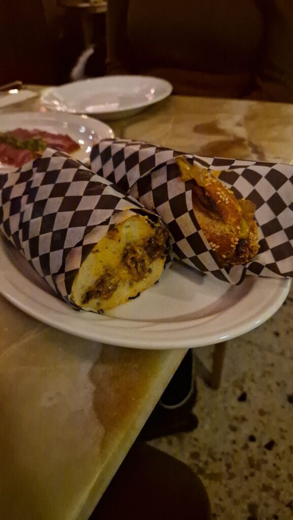 Philly cheesteack sandwich - pasta pooks