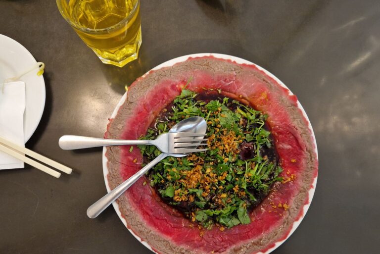 Phnom Penh Vancouver : un trésor Bib Gourmand de Chinatown